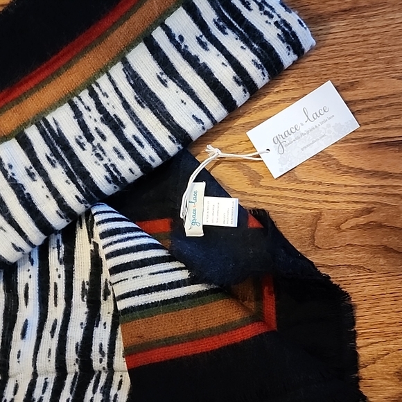 Grace & Lace Scarf - Picture 2 of 2